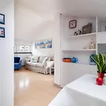 La Mansardina Σέστρι Λεβάντε